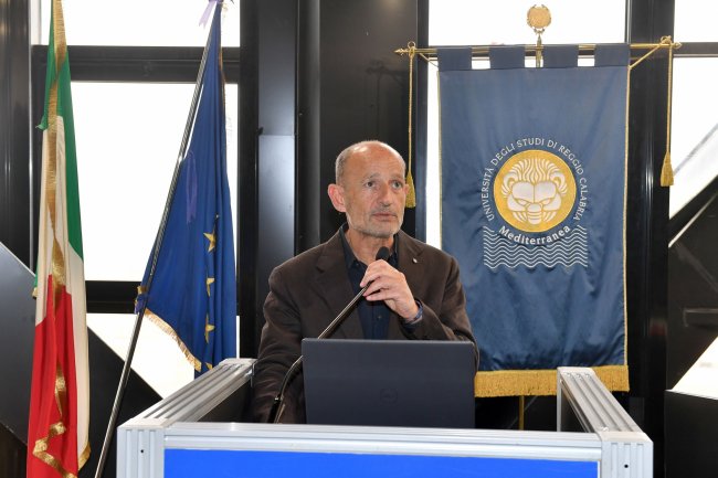Il Professore Alessandro Villari 