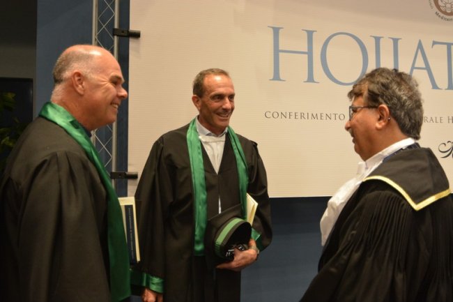 Adeli Honoris Causa
