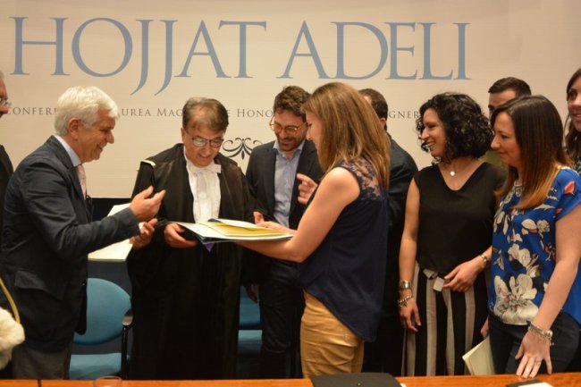 Adeli Honoris Causa