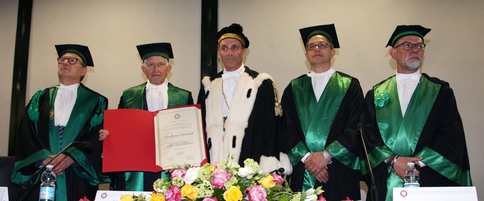 Dottorato H.C. in Scienze Agrarie, Alimentari e Forestali a Nicodemo Librandi