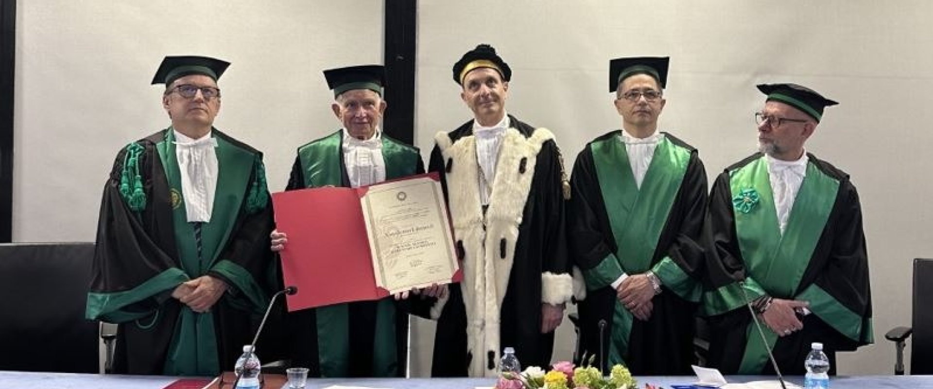 Dottorato H.C. in Scienze Agrarie, Alimentari e Forestali a Nicodemo Librandi
